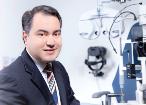 English-Speaking Eye doctor